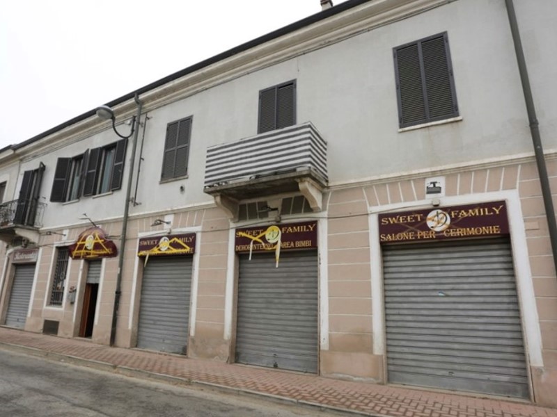 Negozio in Vendita a Beinasco, 279'000€, 350 m²