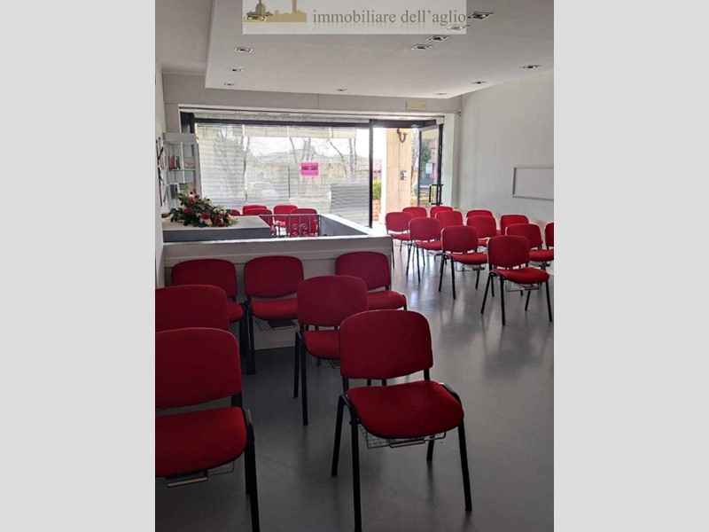 Ufficio in Vendita a Calcinato, 200'000€, 100 m², con Box