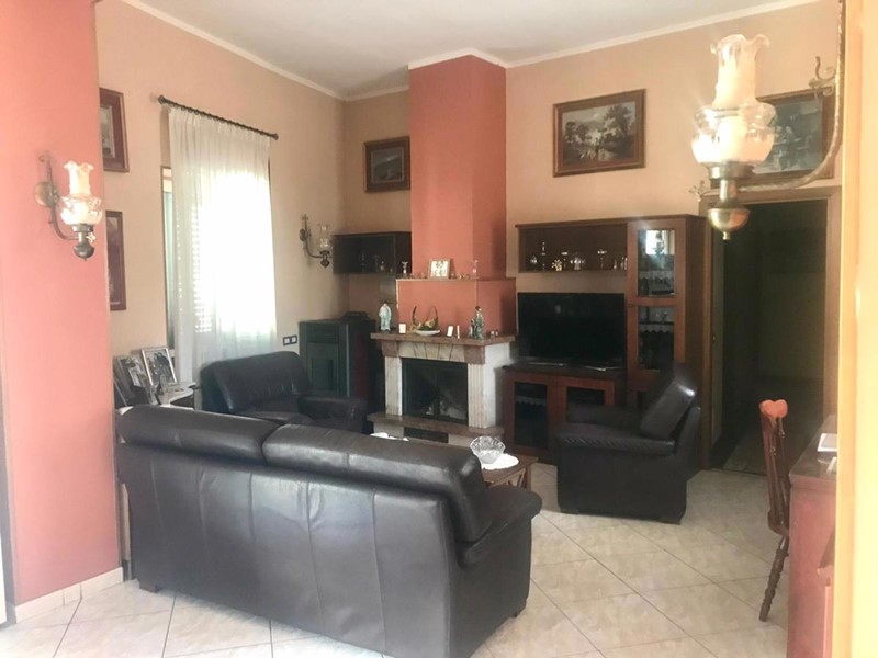 Casa Indipendente in Vendita a Brusciano, 260'000€, 120 m²