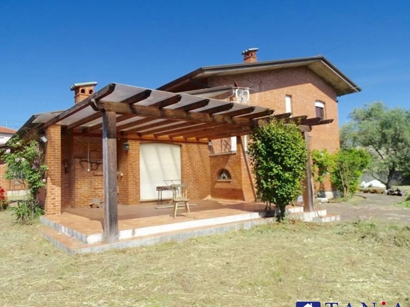 Casa Indipendente in Vendita a Luni, 420'000€, 160 m²
