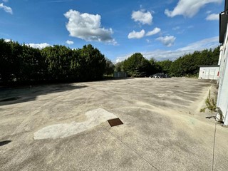 Capannone in Vendita a Santa Maria a Monte, zona Ponticelli, 550'000€, 2080 m²