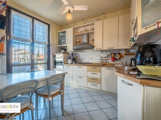 Quadrilocale in Vendita a Abbiategrasso, 320'000€, 201 m², arredato