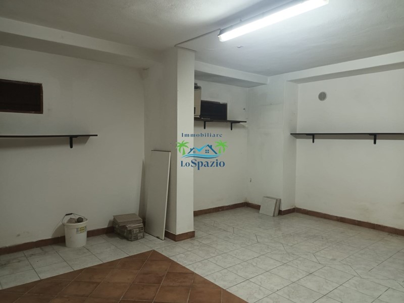 Box in Vendita a Andora, zona Marina Di Andora, 38'000€, 32 m², con Box