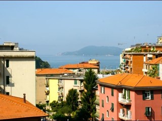 Trilocale in Vendita a Lerici, zona Lerici, 320'000&euro;, 62 m², con Box