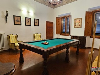 Appartamento in Vendita a Volterra, 480'000&euro;, 215 m²