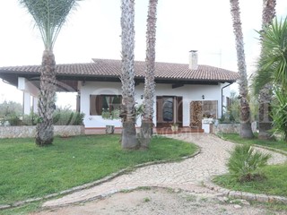 Villa in Vendita a Tuglie, 495'000€, 200 m²