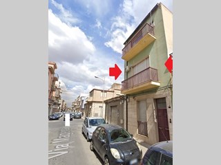 Casa Indipendente in Vendita a Vittoria, zona Via Magenta n. 387, 80'000€, 200 m²