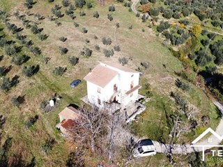 Casale in Vendita a Mompeo, 145'000&euro;, 200 m²