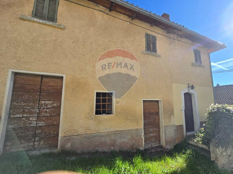 Terreno edificabile in Vendita a Montereale, 110'000€, 2800 m²