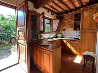 Casa di corte in Vendita a Pietrasanta, 245'000€, 62 m², arredato, con Box