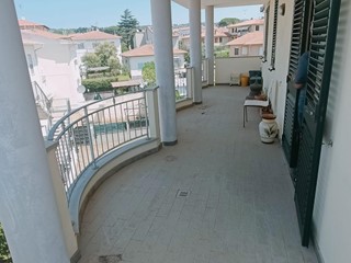 Trilocale in Vendita a Rosignano Marittimo, zona Rosignano Solvay, 175'000€, 70 m², arredato, con Box