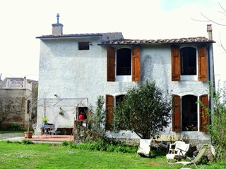 Casa di corte in Vendita a Calci, 495'000€, 420 m²