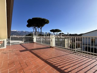 Attico in Vendita a Massa, zona Marina di Massa, 149'000€, 45 m², arredato
