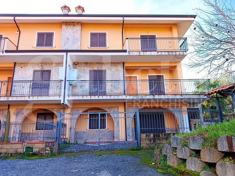 Villa bifamiliare in Vendita a Rende, 170'000€, 200 m²