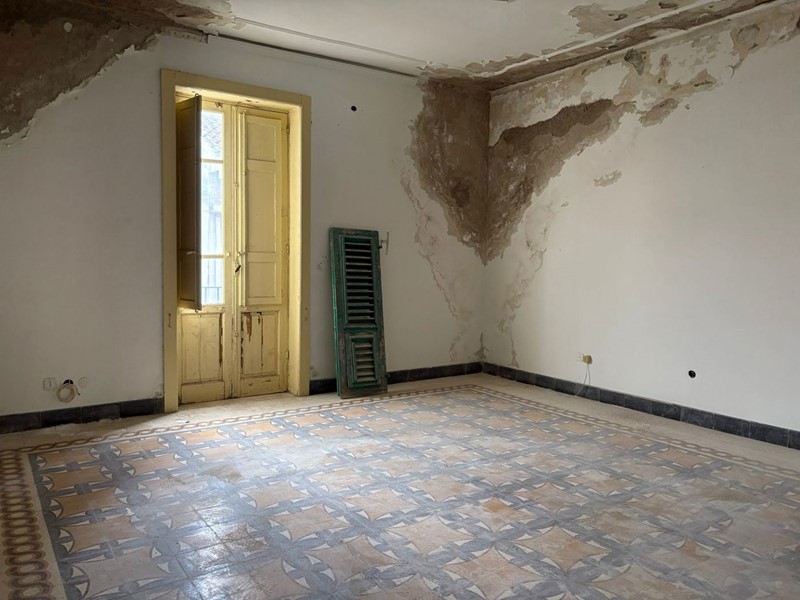 Casa Indipendente in Vendita a Messina, 75'000€, 150 m²
