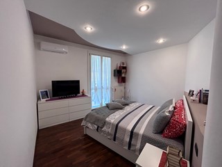 Villa in Vendita a Scaldasole, 245'000€, 287 m²