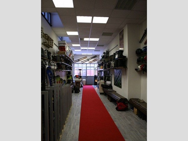 Negozio in Vendita a Varzo, 98'000€, 95 m²