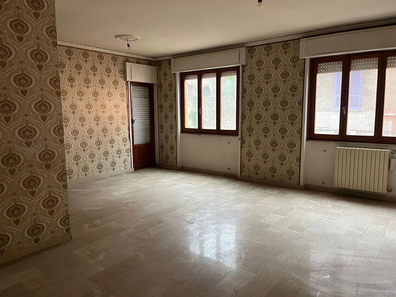 Quadrilocale in Vendita a Sezze, 140'000€, 120 m²