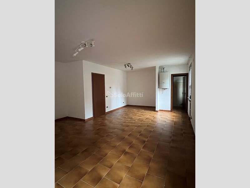 Ufficio in Affitto a Melzo, zona Centro Storico, 400€, 75 m²