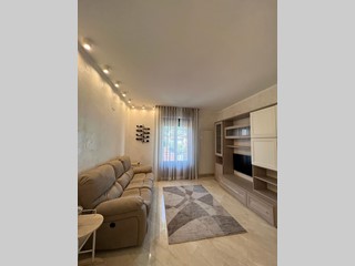 Appartamento in Affitto a Pontremoli, 800€, 95 m², arredato