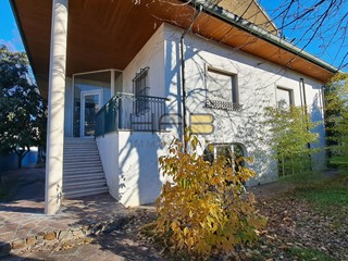 Casa Indipendente in Vendita a Padova, zona Facciolati, 1'250'000€, 581 m², con Box