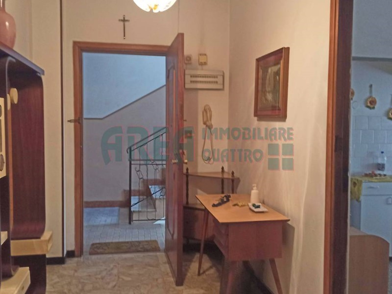 Appartamento in Vendita a Imperia, zona Porto Maurizio, 230'000€, 135 m²