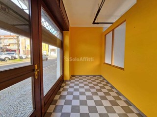 Capannone in Affitto a Mathi, 600€, 60 m²