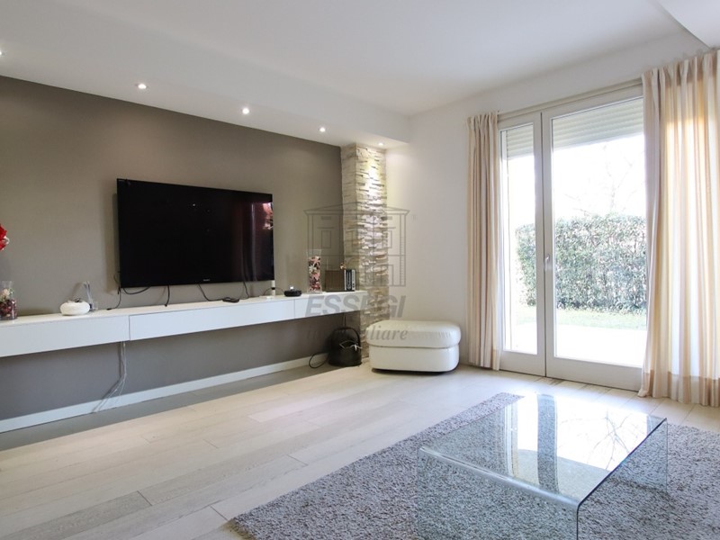 Appartamento in Vendita a Lucca, zona Nord, 490'000€, 150 m², arredato, con Box