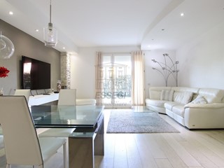 Appartamento in Vendita a Lucca, zona Nord, 490'000€, 150 m², arredato, con Box