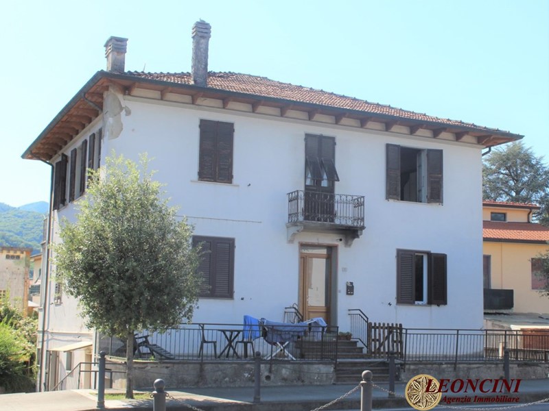 Appartamento in Vendita a Villafranca in Lunigiana, 70'000&euro;, 90 m²