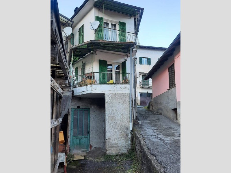 Quadrilocale in Vendita a Murialdo, zona Piano, 20'000€, 75 m²