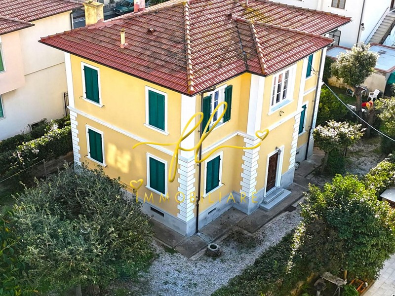 Villa in Vendita a San Vincenzo, 590'000€, 174 m², con Box