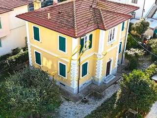 Villa in Vendita a San Vincenzo, 590'000€, 174 m², con Box