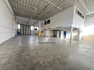 Capannone in Affitto a Colle di Val D'Elsa, 1'850€, 415 m²