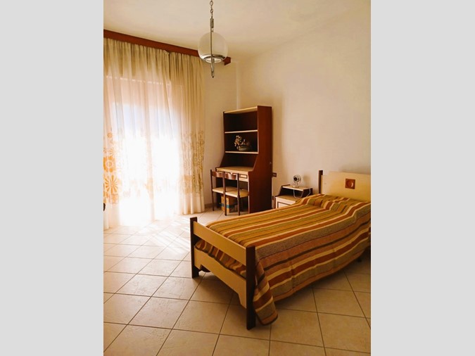 Villa in Vendita a Sarroch, 258'000&euro;, 300 m²