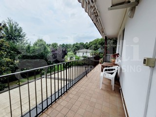 Villa bifamiliare in Vendita a Padova, 460'000€, 295 m²