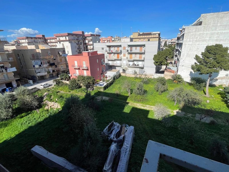 Appartamento in Vendita a Siracusa, 88'000&euro;, 150 m²
