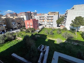 Appartamento in Vendita a Siracusa, 88'000&euro;, 150 m²