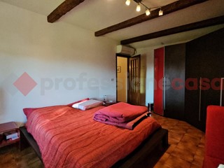 Villa in Vendita a Pinerolo, 299'000€, 310 m²