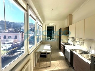 Appartamento in Vendita a La Spezia, zona Ovest, 195'000€, 95 m², arredato
