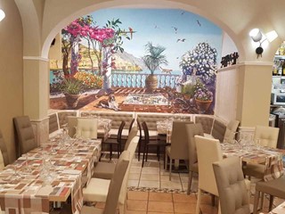 Immobile commerciale in Vendita a Amalfi, 90 m², arredato