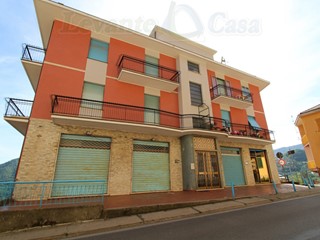 Immobile commerciale in Vendita a Uscio, zona Uscio, 68'000€, 86 m²