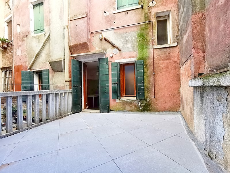 Quadrilocale in Vendita a Venezia, zona Castello, 245'000€, 55 m²