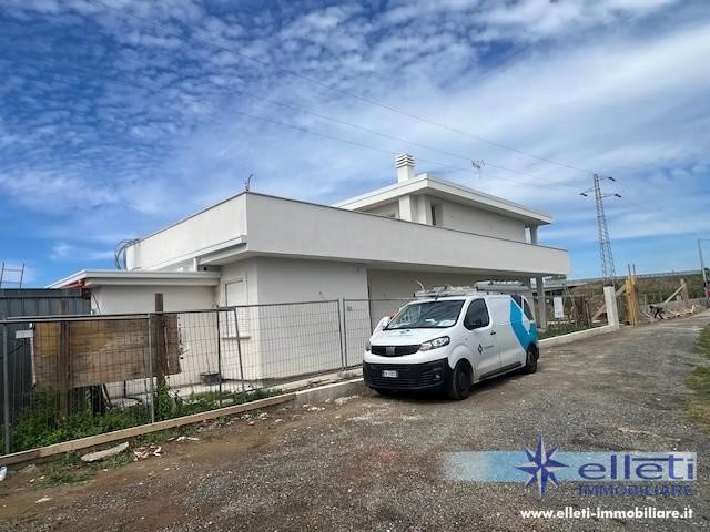 Villa in Vendita a Forte dei Marmi, zona Vaiana, 1'600'000€, 190 m²