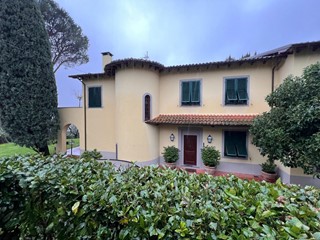 Villa in Vendita a Lucca, zona Sant'Alessio, 1'950'000&euro;, 493 m²