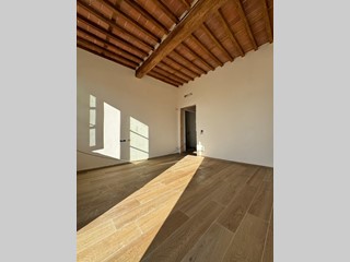 Appartamento in Vendita a Capannori, zona Lunata, 275'000&euro;, 140 m², con Box