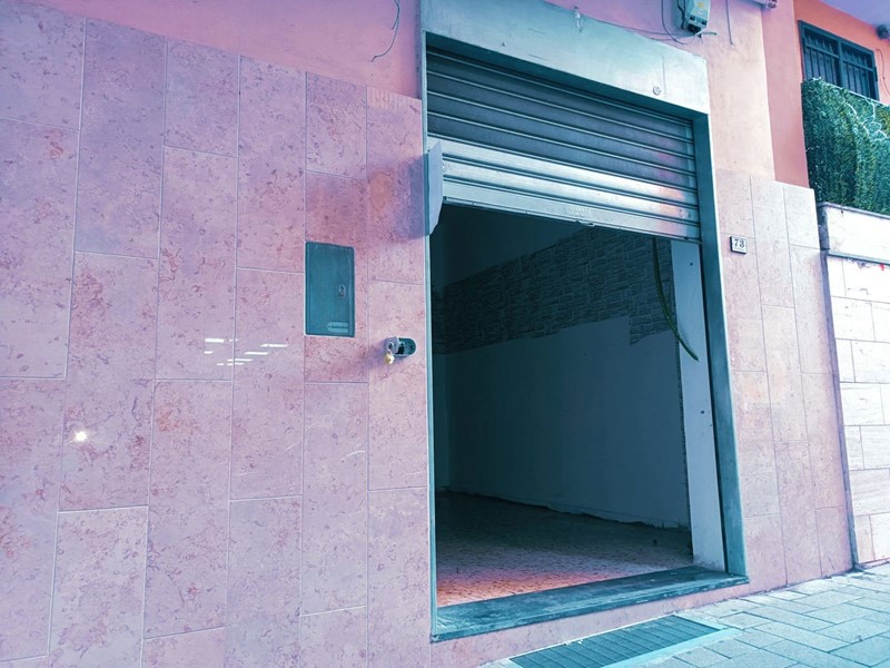 Negozio in Affitto a Pagani, 450€, 55 m²