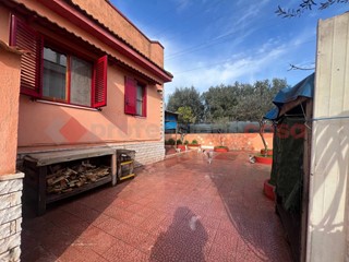 Villa in Vendita a Statte, 139'000€, 270 m²