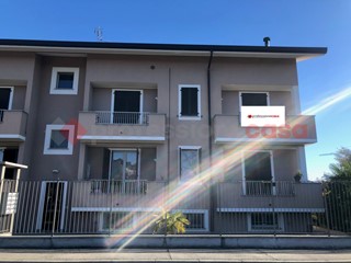 Trilocale in Vendita a Casorezzo, 182'000€, 140 m²