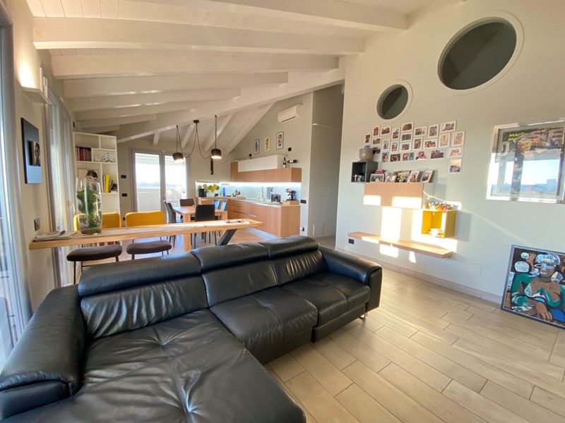 Appartamento in Vendita a Porto Viro, 330'000€, 142 m², arredato, con Box